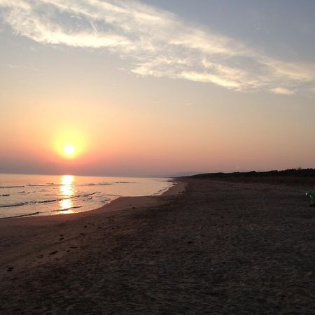 Camping Villaggio Riviera Foce Varano Buitenkant foto