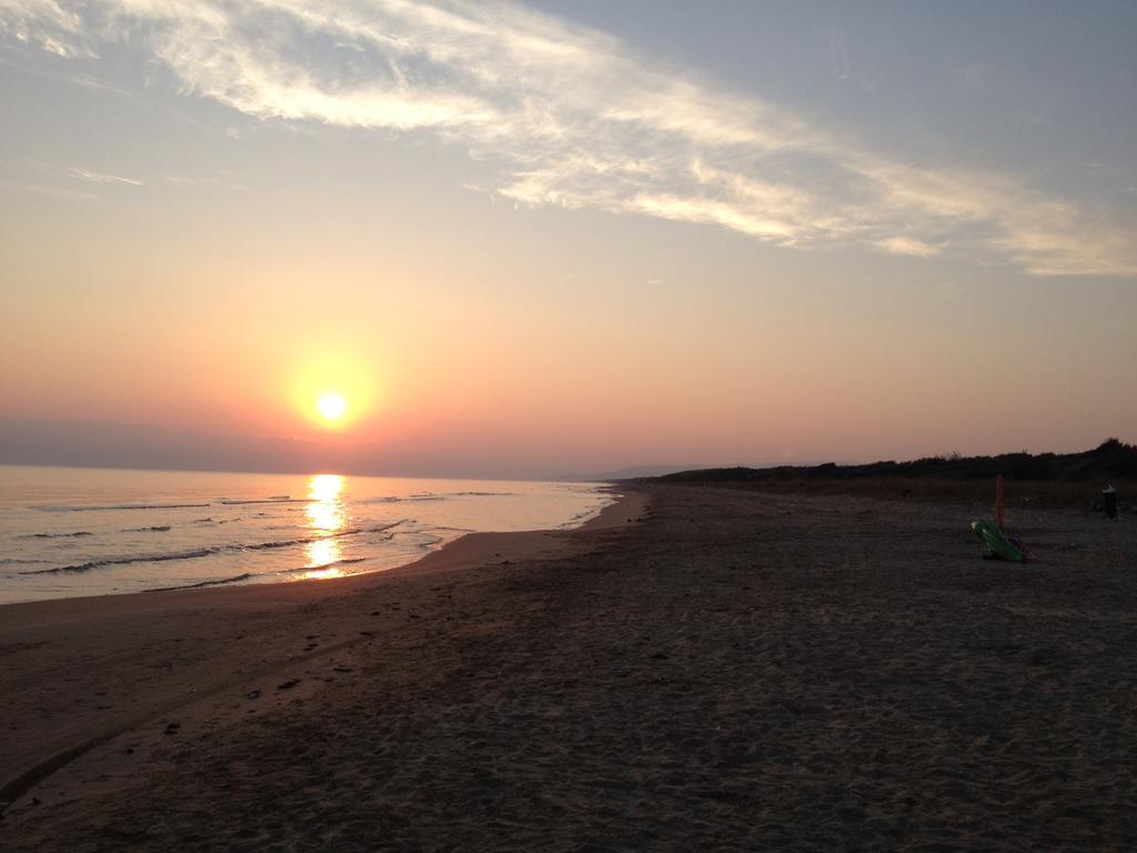 Camping Villaggio Riviera Foce Varano Buitenkant foto