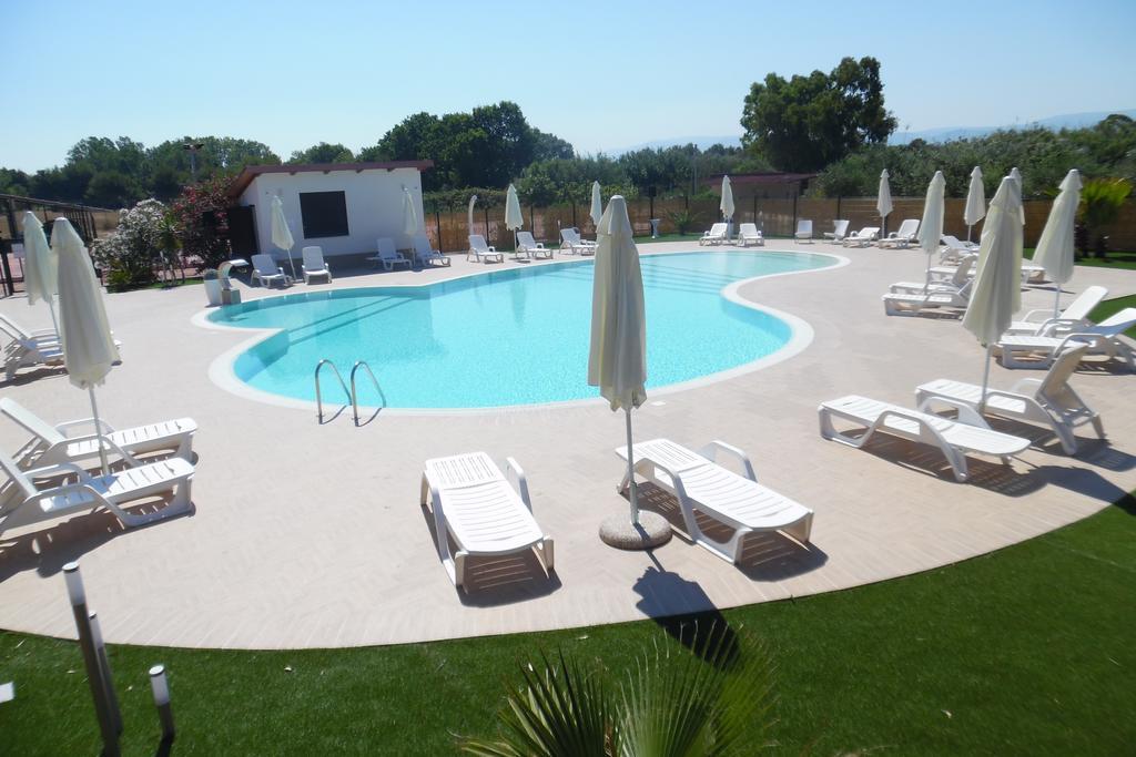 Camping Villaggio Riviera Foce Varano Buitenkant foto