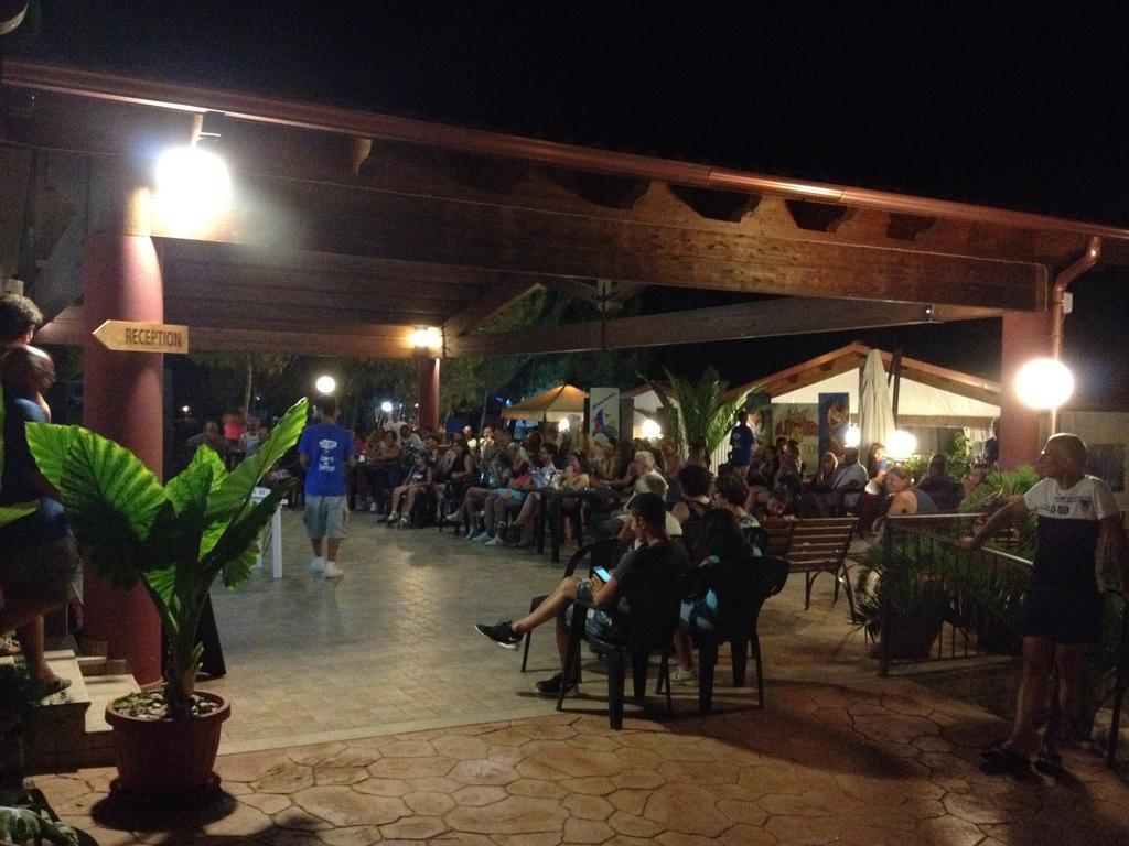 Camping Villaggio Riviera Foce Varano Buitenkant foto
